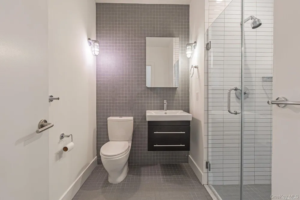 16 Willow Avenue #2B Islip, NY 11751