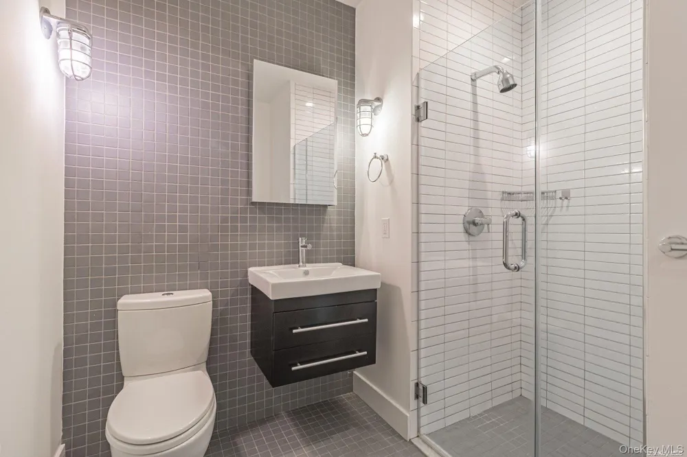 16 Willow Avenue #2B Islip, NY 11751