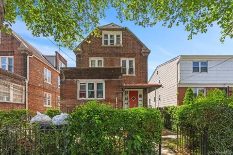 32 S 8th Avenue