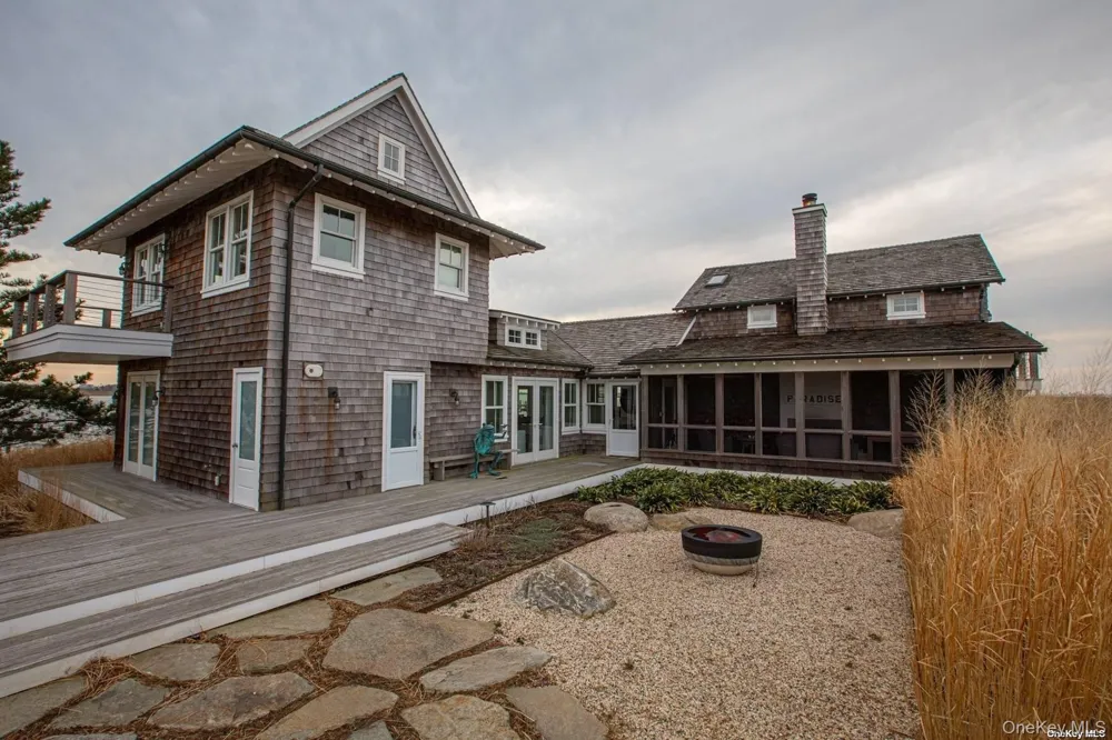 11A Captree Babylon, NY 11702