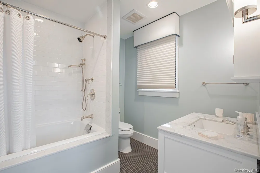 11A Captree Babylon, NY 11702