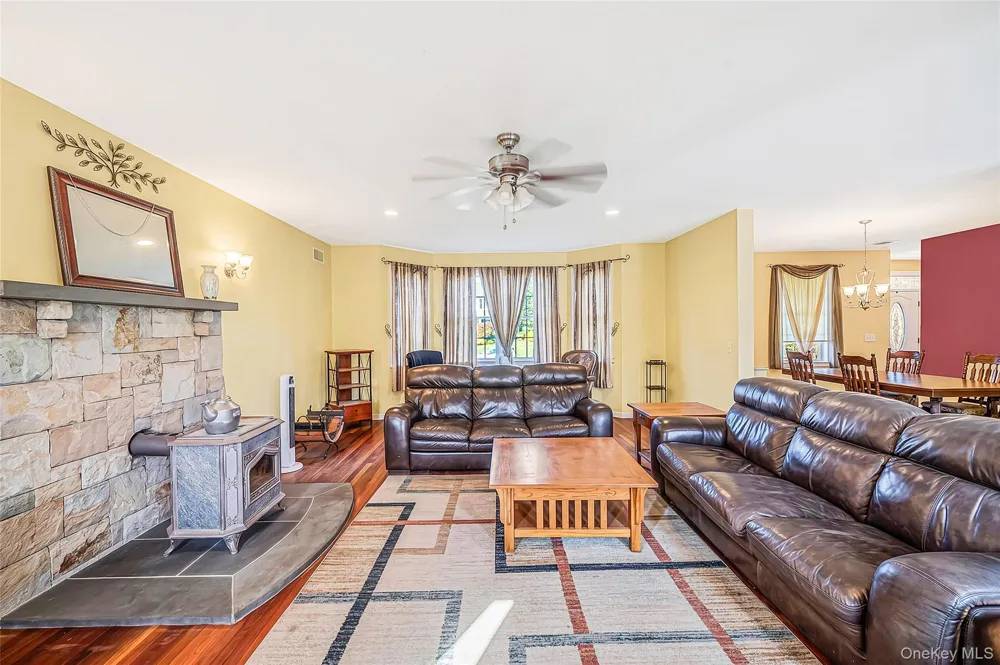 143 Meadow Path Wading River, NY 11792