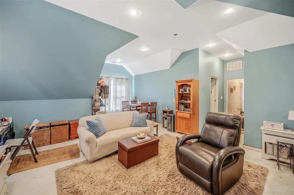 143 Meadow Path Wading River, NY 11792