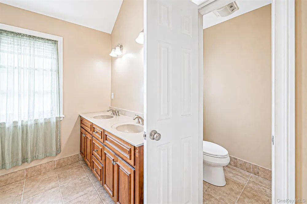 143 Meadow Path Wading River, NY 11792