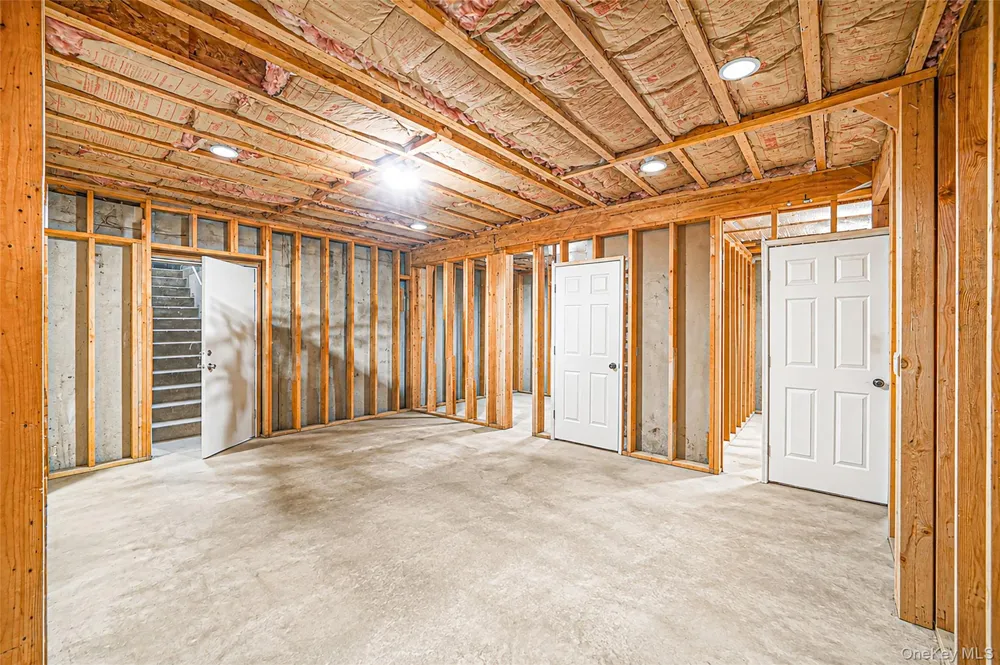 143 Meadow Path Wading River, NY 11792