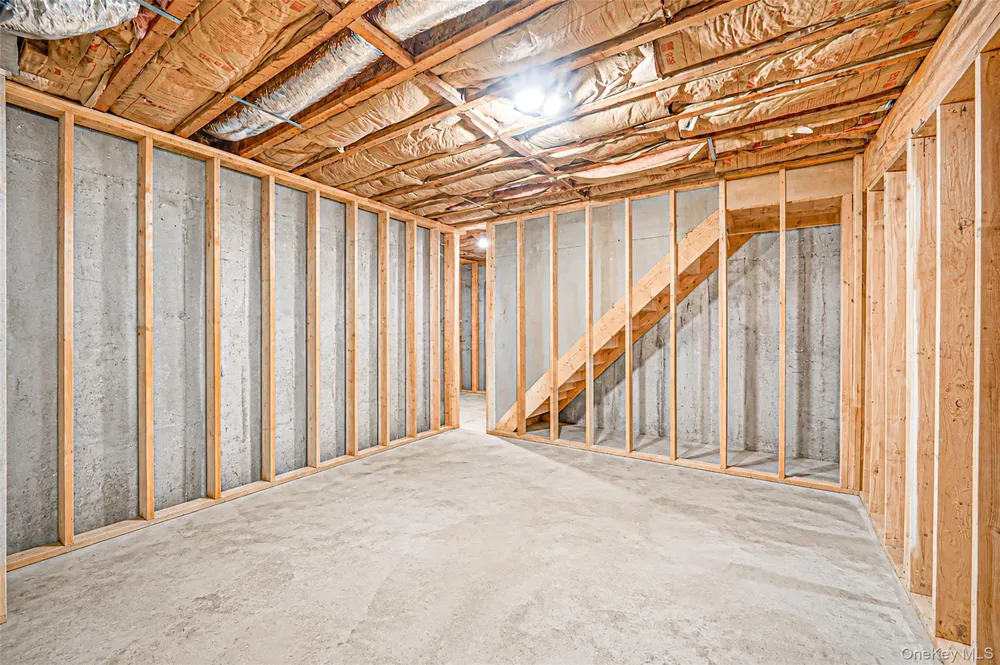143 Meadow Path Wading River, NY 11792