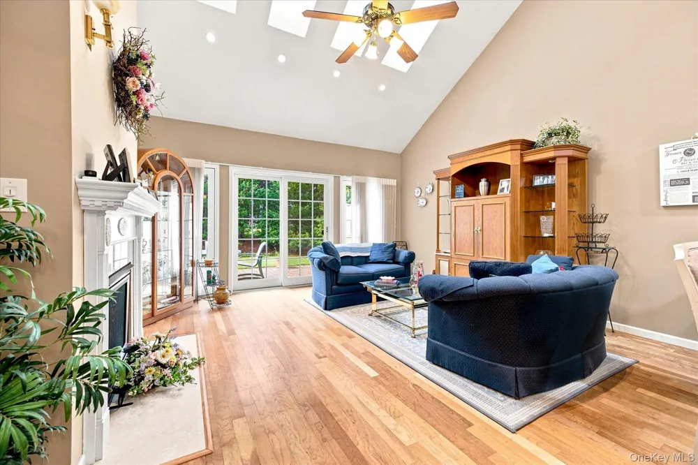 196 Pond View Drive Port Washington, NY 11050