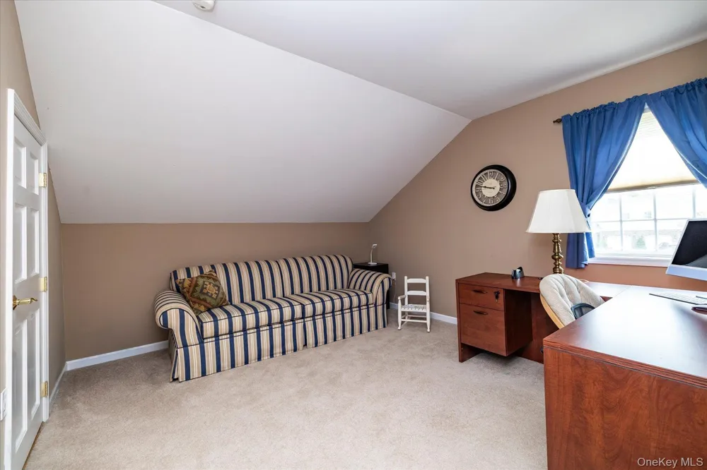 196 Pond View Drive Port Washington, NY 11050