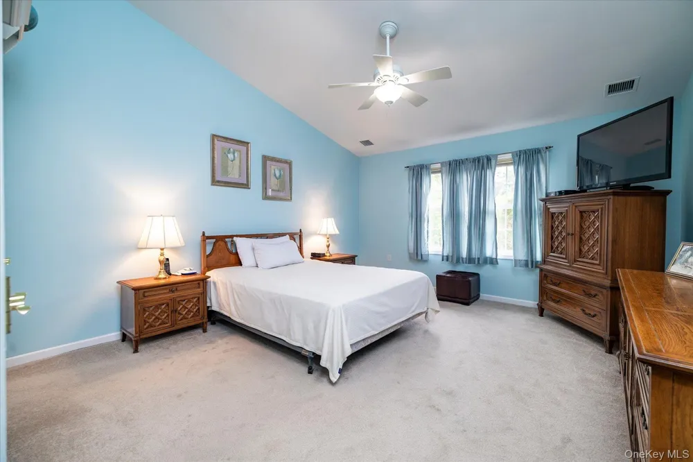 196 Pond View Drive Port Washington, NY 11050