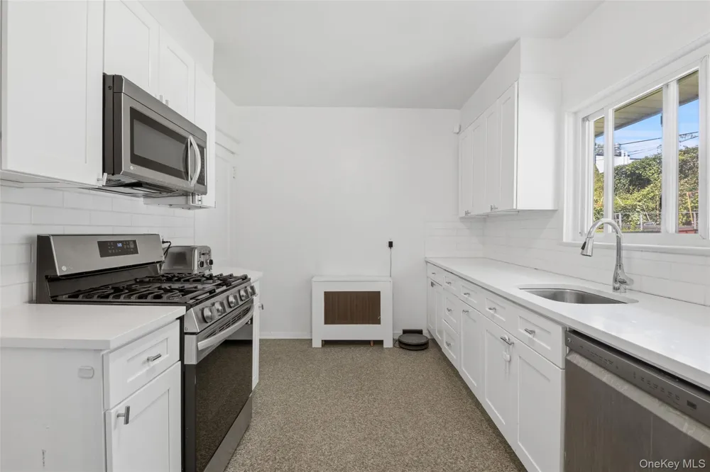 222 Carol Avenue #Right Side Pelham, NY 10803