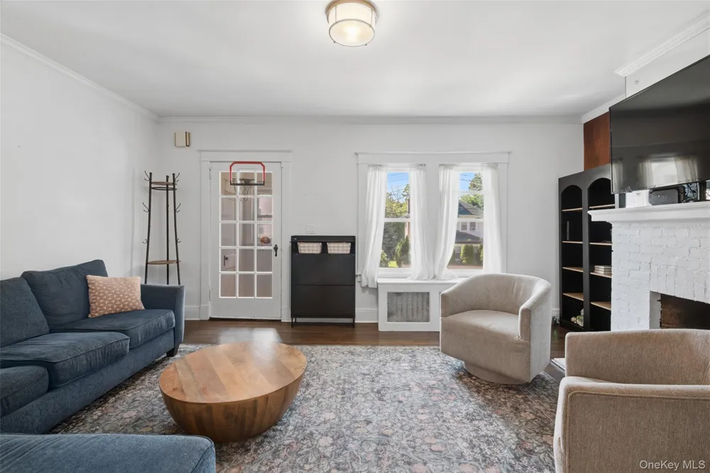 222 Carol Avenue #Right Side Pelham, NY 10803