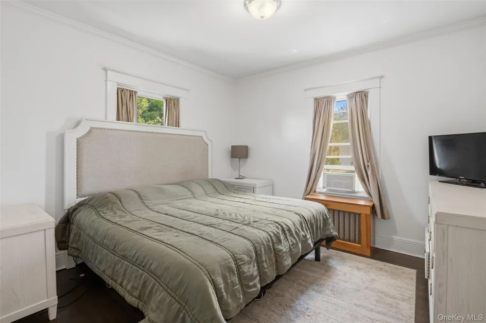 222 Carol Avenue #Right Side Pelham, NY 10803
