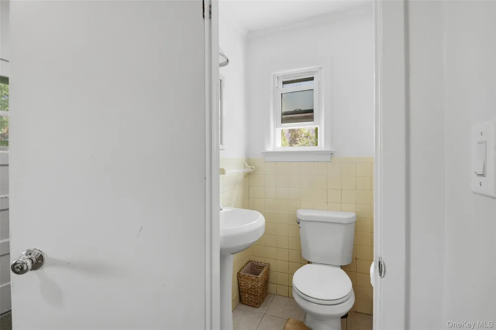 222 Carol Avenue #Right Side Pelham, NY 10803