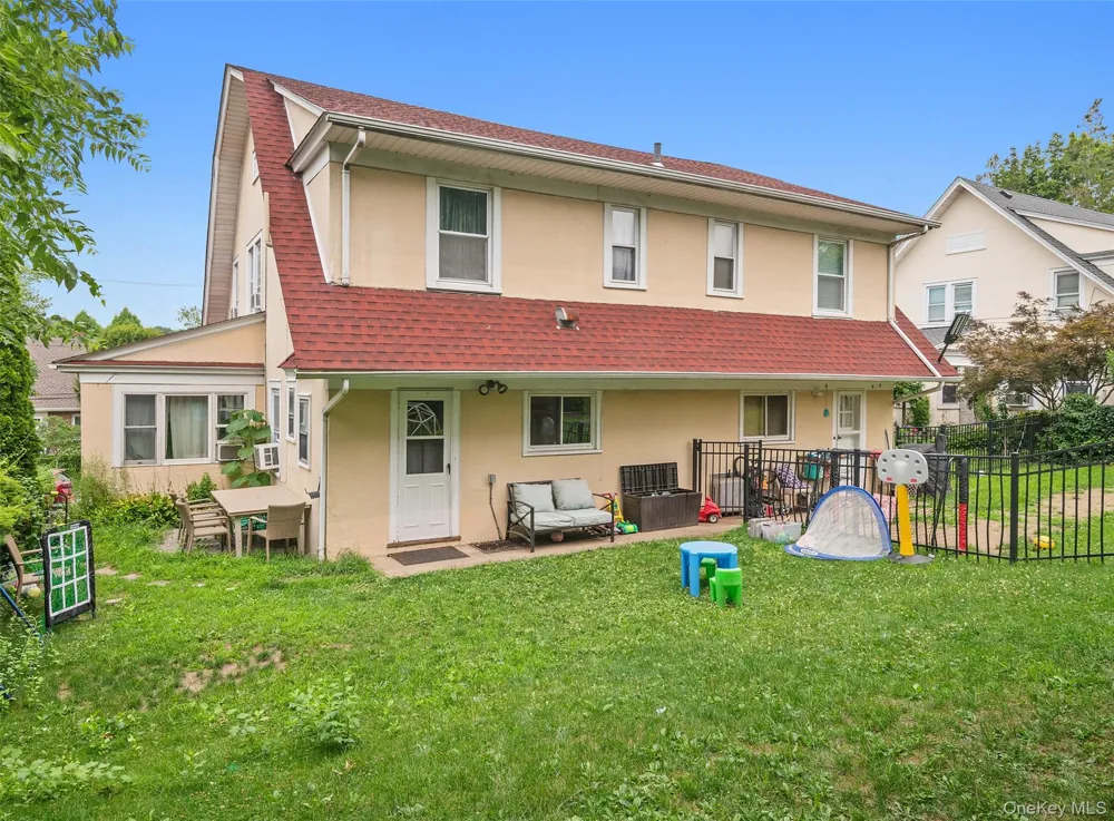 222 Carol Avenue #Right Side Pelham, NY 10803