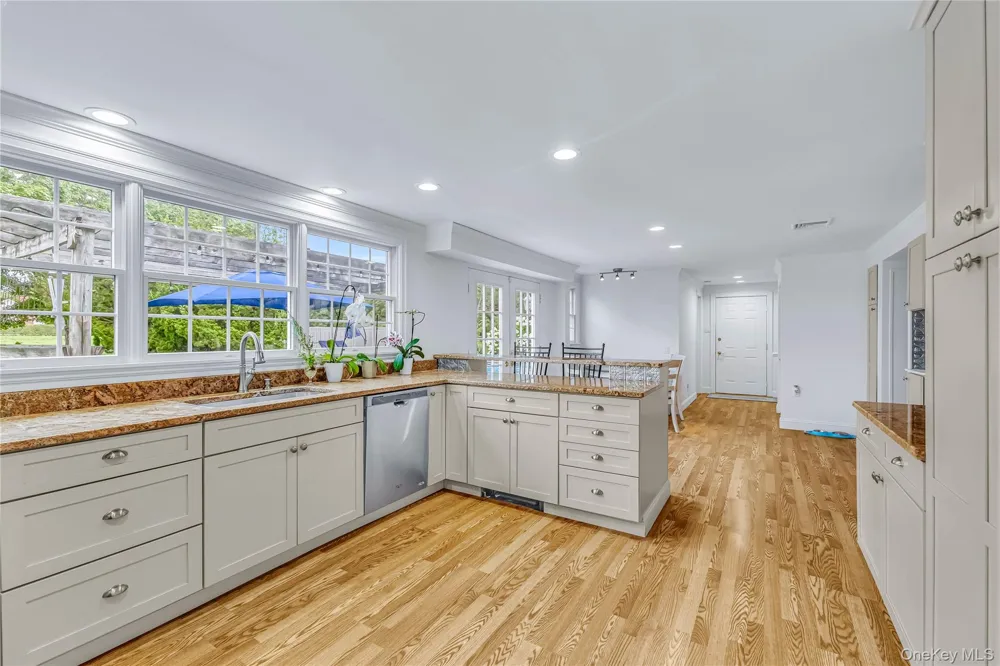 8 High Meadow Lane Jamesport, NY 11947