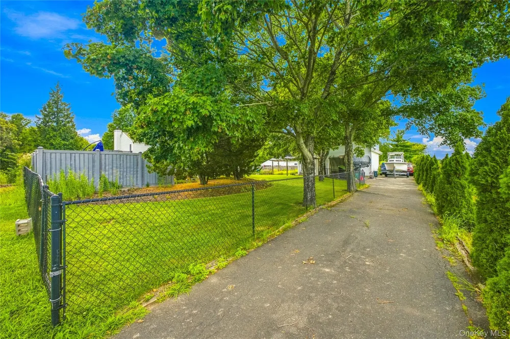 8 High Meadow Lane Jamesport, NY 11947