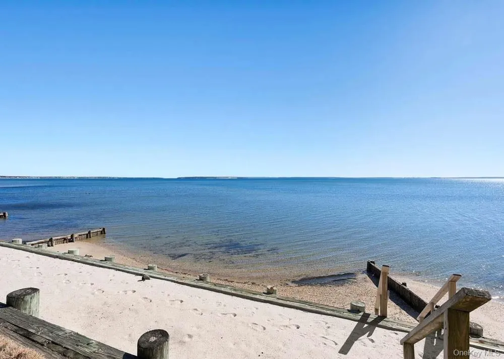 8 High Meadow Lane Jamesport, NY 11947