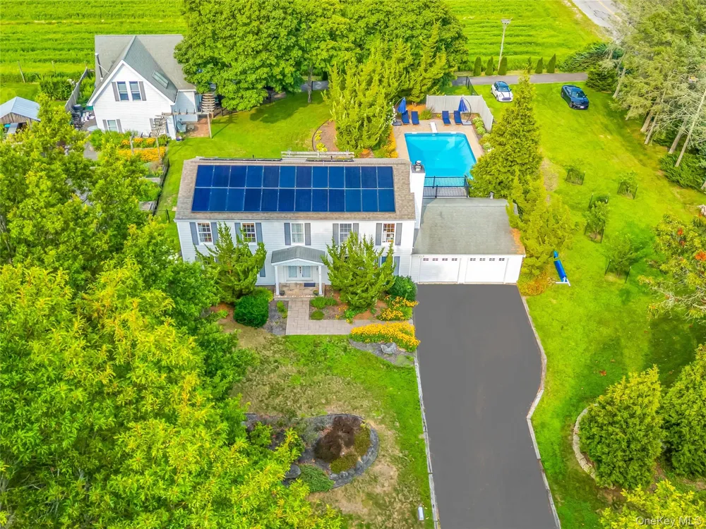 8 High Meadow Lane Jamesport, NY 11947