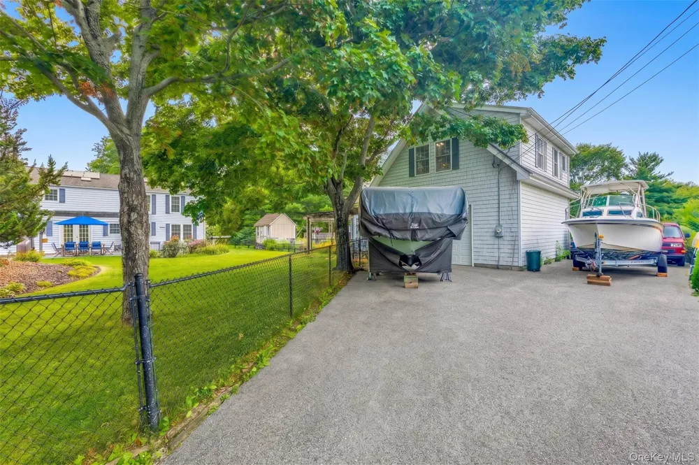 8 High Meadow Lane Jamesport, NY 11947