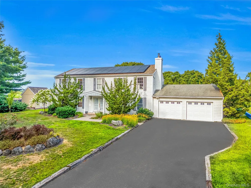 8 High Meadow Lane Jamesport, NY 11947