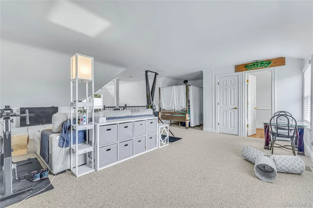 8 High Meadow Lane Jamesport, NY 11947