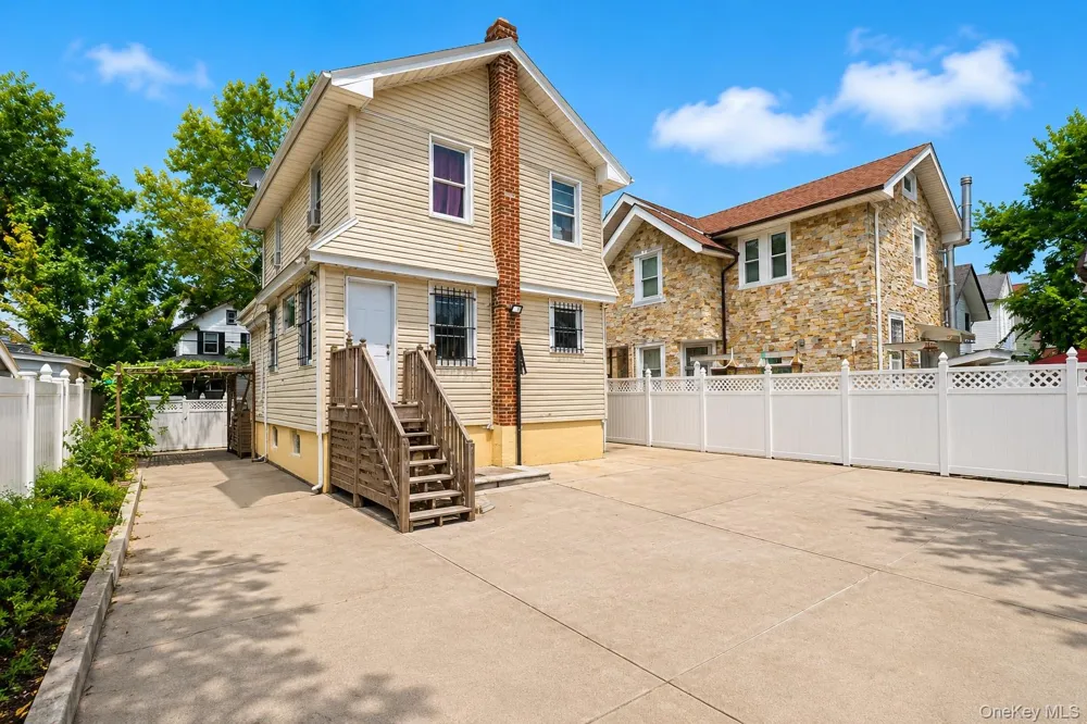 109-49 123rd St South Ozone Park, NY 11420