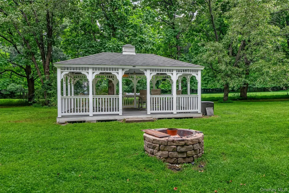 72 Station Road Salisbury Mills, NY 12577