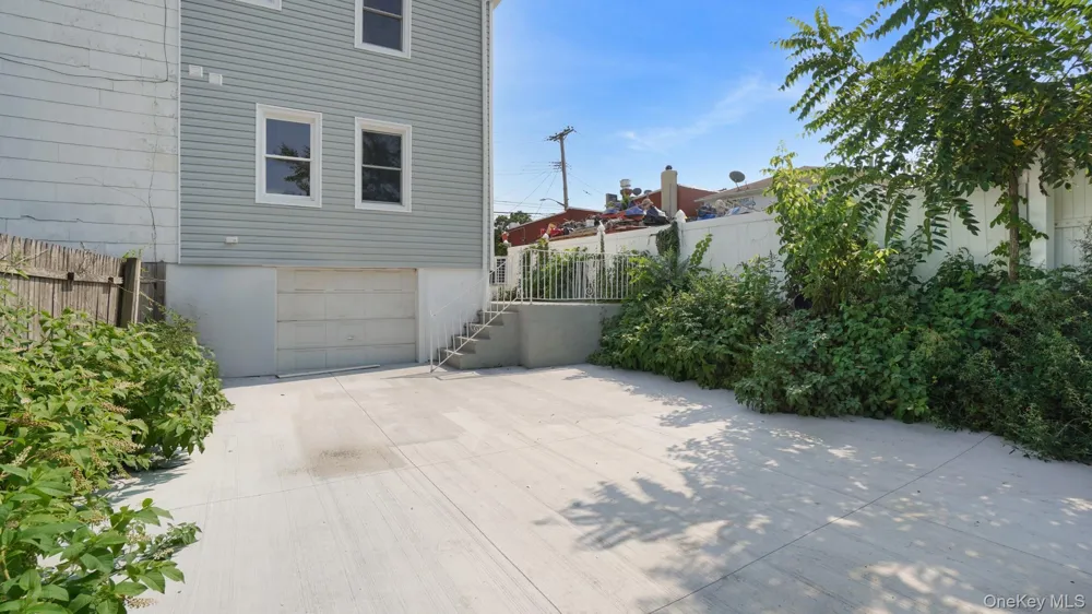 190-13 109th Road Saint Albans, NY 11412