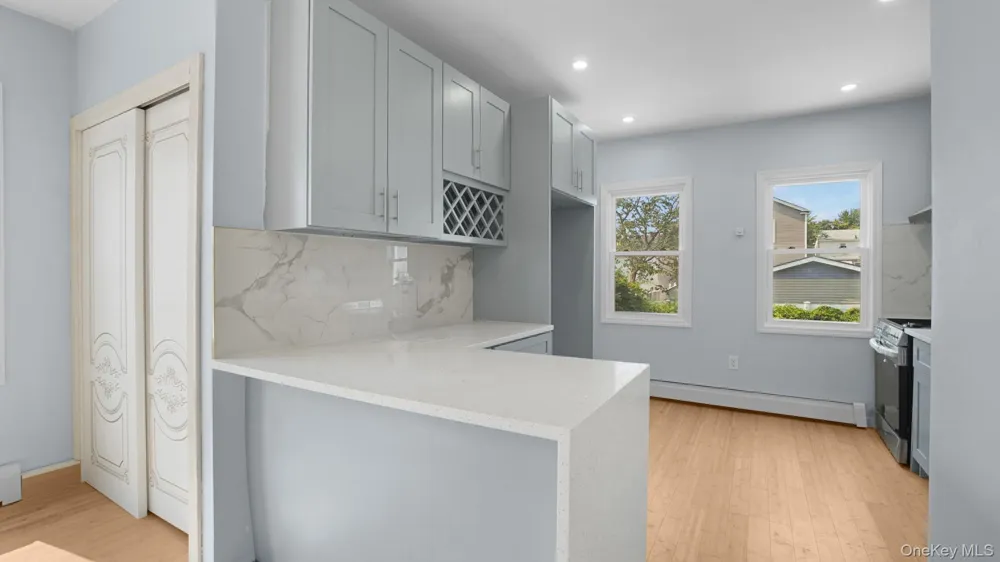 190-13 109th Road Saint Albans, NY 11412