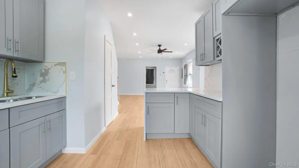 190-13 109th Road Saint Albans, NY 11412