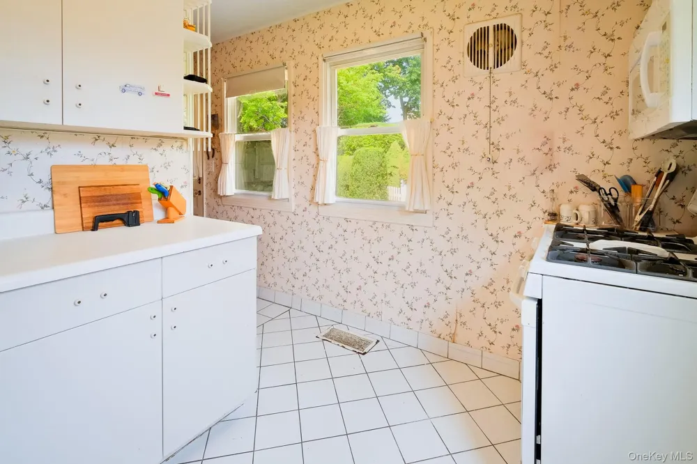 121 Windermere Drive Yonkers, NY 10710