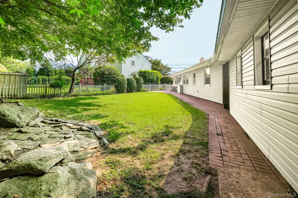 121 Windermere Drive Yonkers, NY 10710