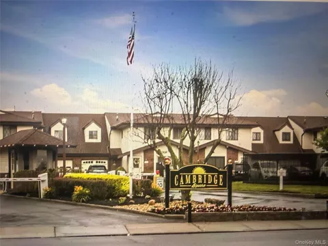 43 Cambridge Drive W
