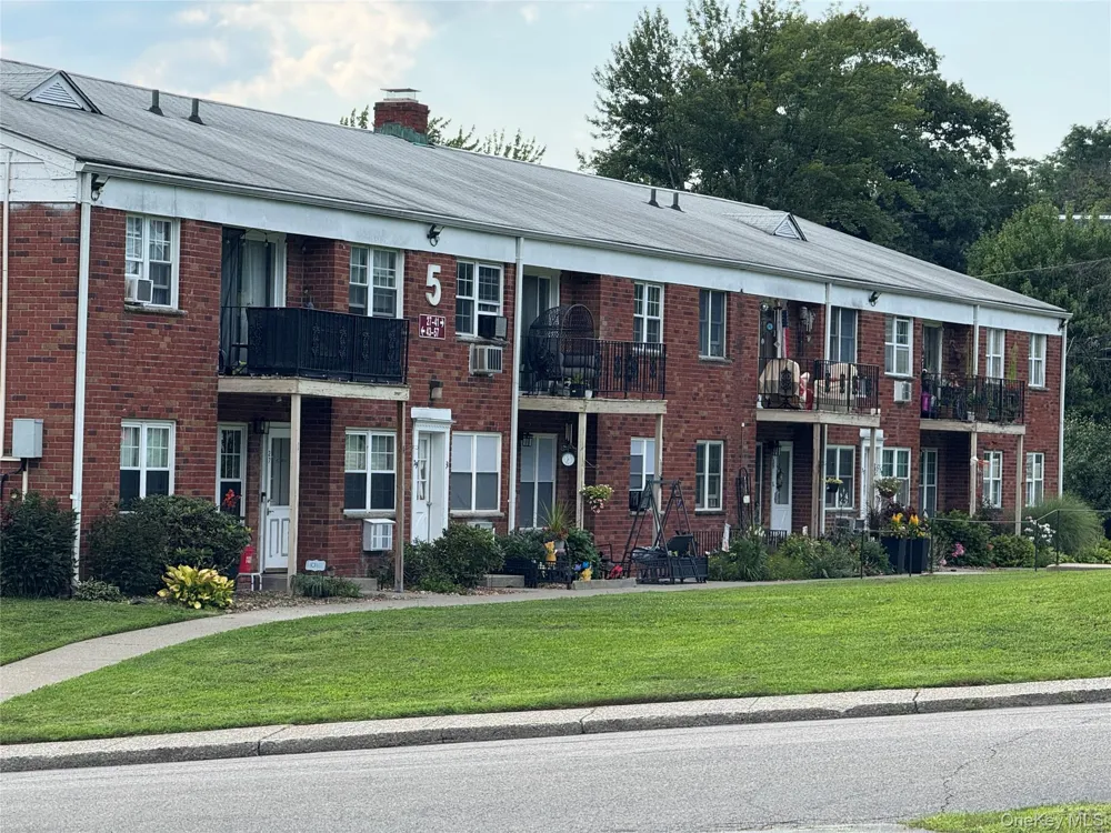 8 Colonial Road #28 Beacon, NY 12508