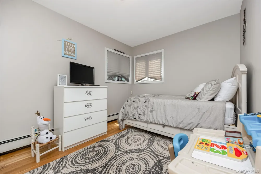 10 Larkin Street Farmingdale, NY 11735