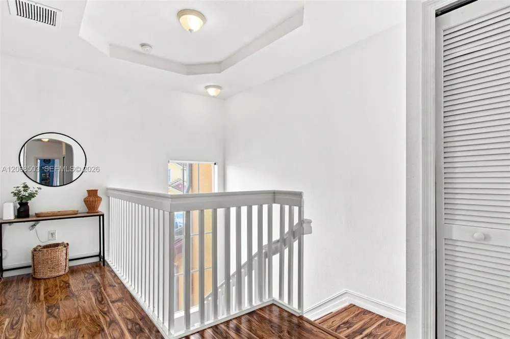 16628 SW 79th Ter Miami, FL 33193