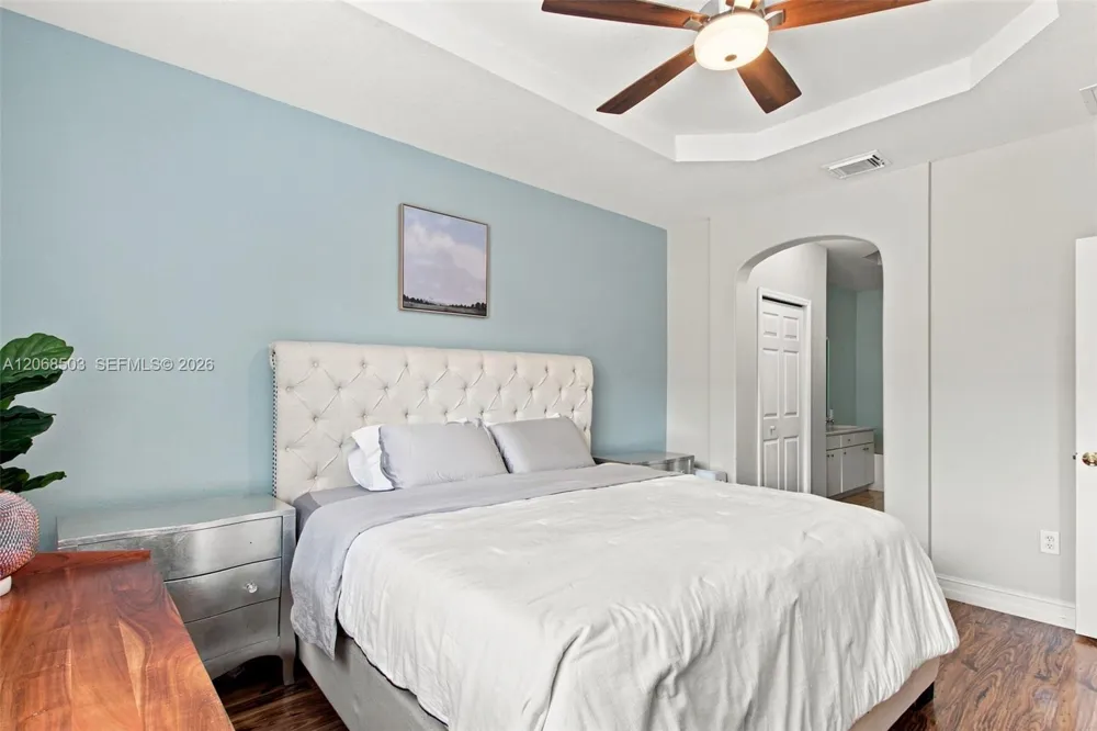 16628 SW 79th Ter Miami, FL 33193