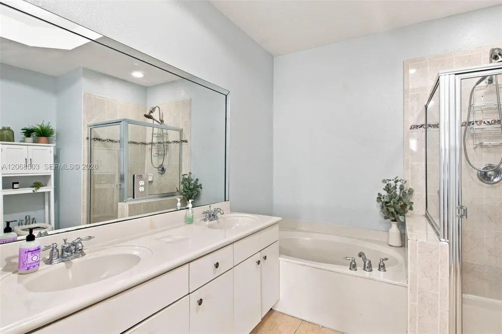 16628 SW 79th Ter Miami, FL 33193