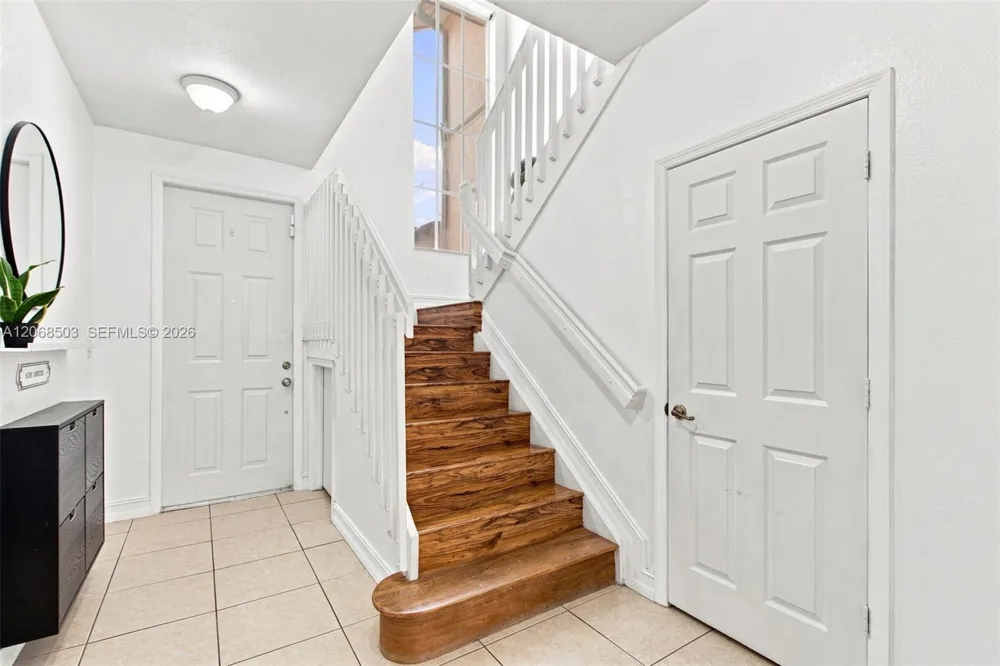 16628 SW 79th Ter Miami, FL 33193