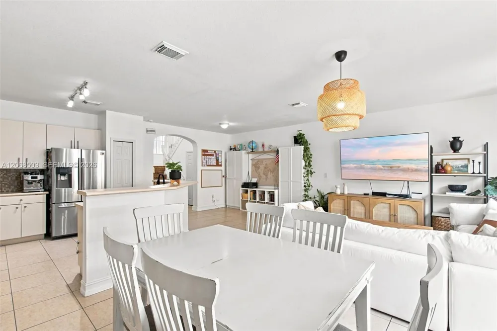 16628 SW 79th Ter Miami, FL 33193