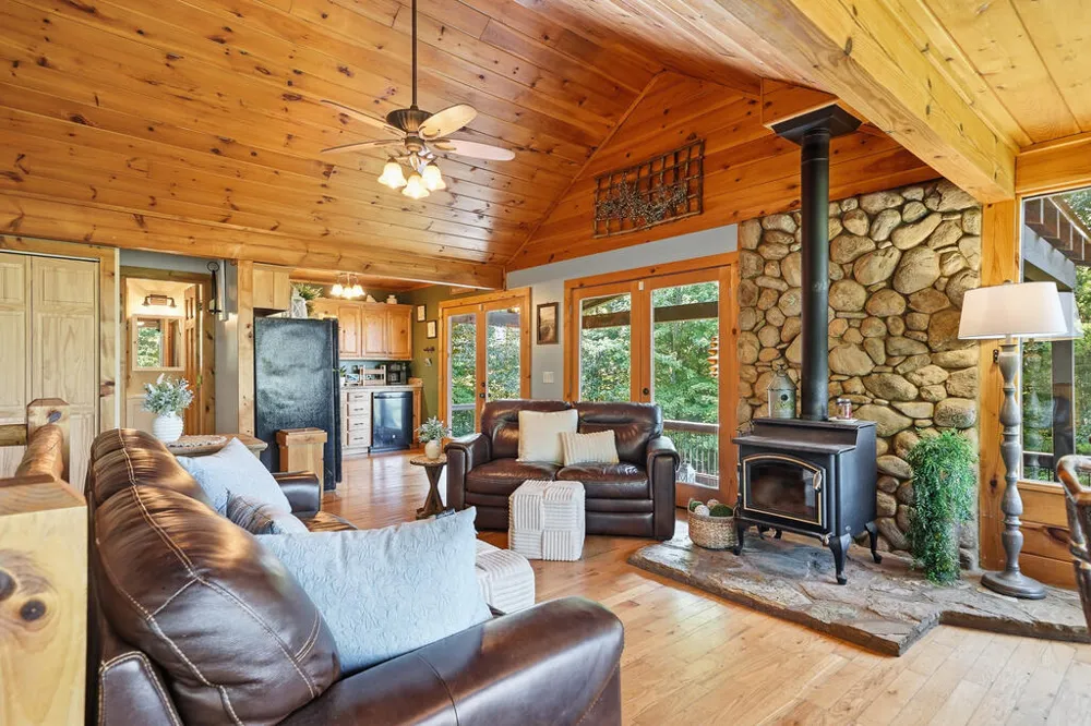 24 Oak Ledge Road Morganton, GA 30560