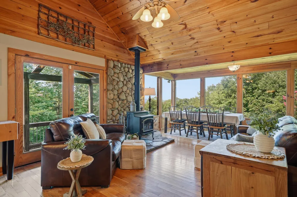 24 Oak Ledge Road Morganton, GA 30560