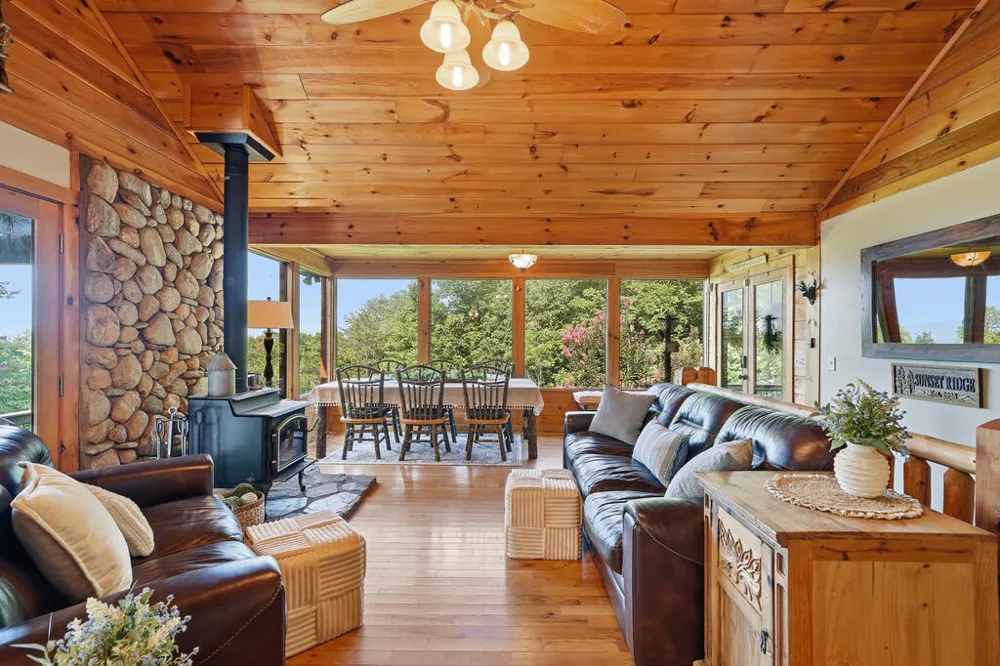 24 Oak Ledge Road Morganton, GA 30560