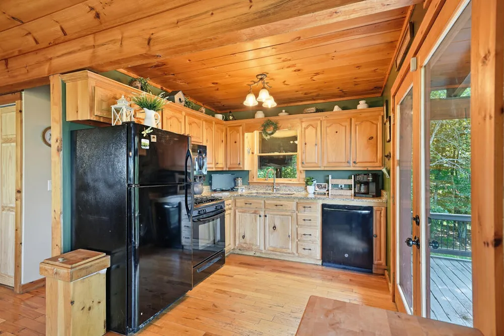 24 Oak Ledge Road Morganton, GA 30560