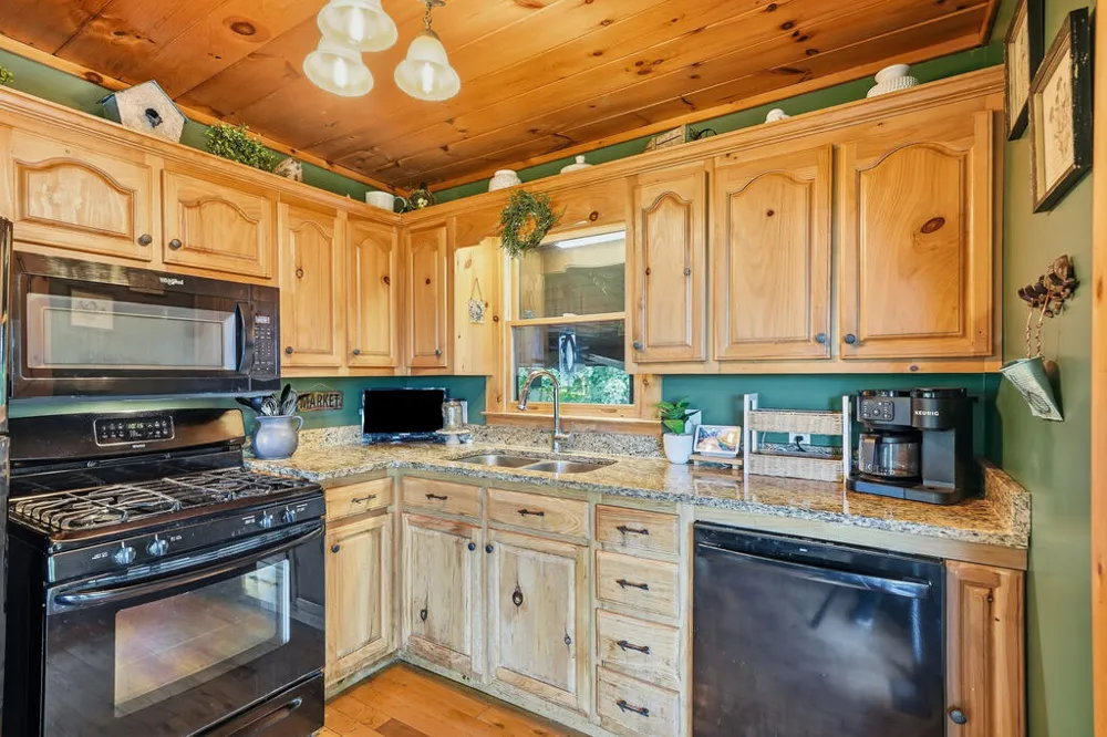 24 Oak Ledge Road Morganton, GA 30560