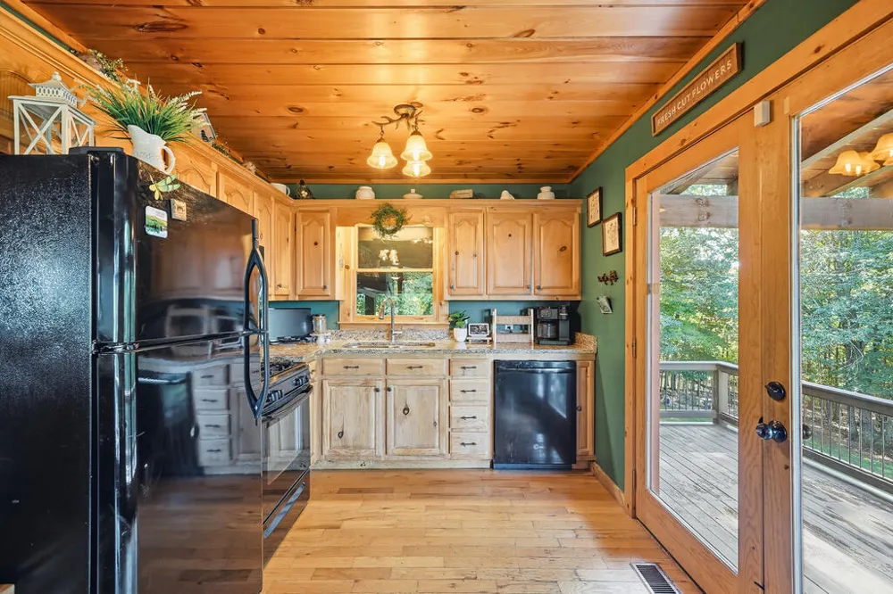 24 Oak Ledge Road Morganton, GA 30560