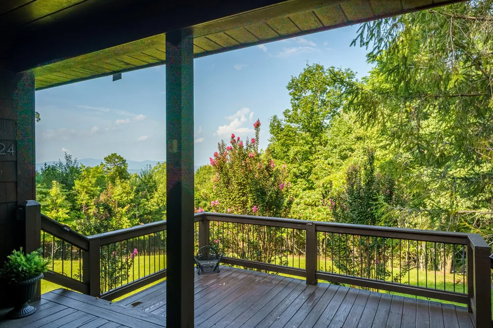 24 Oak Ledge Road Morganton, GA 30560