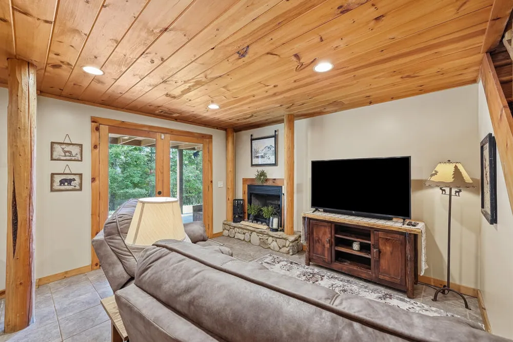 24 Oak Ledge Road Morganton, GA 30560