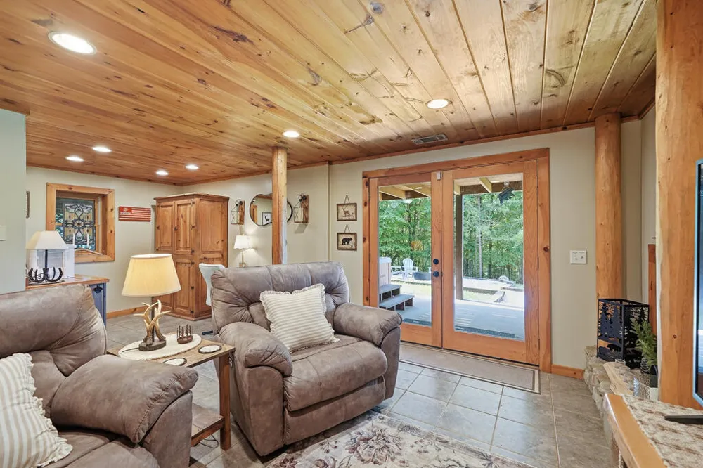 24 Oak Ledge Road Morganton, GA 30560
