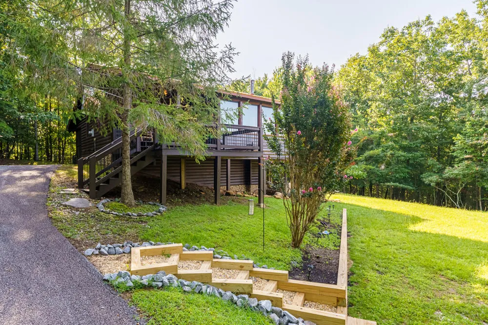24 Oak Ledge Road Morganton, GA 30560